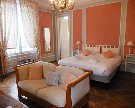 Chateau de la Rapee Room